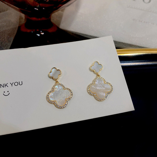 Japanese and Korean trendy women's elegant natural shell earrings trendy women's fashionable mother-of-pearl earrings 925 silver needle 77515