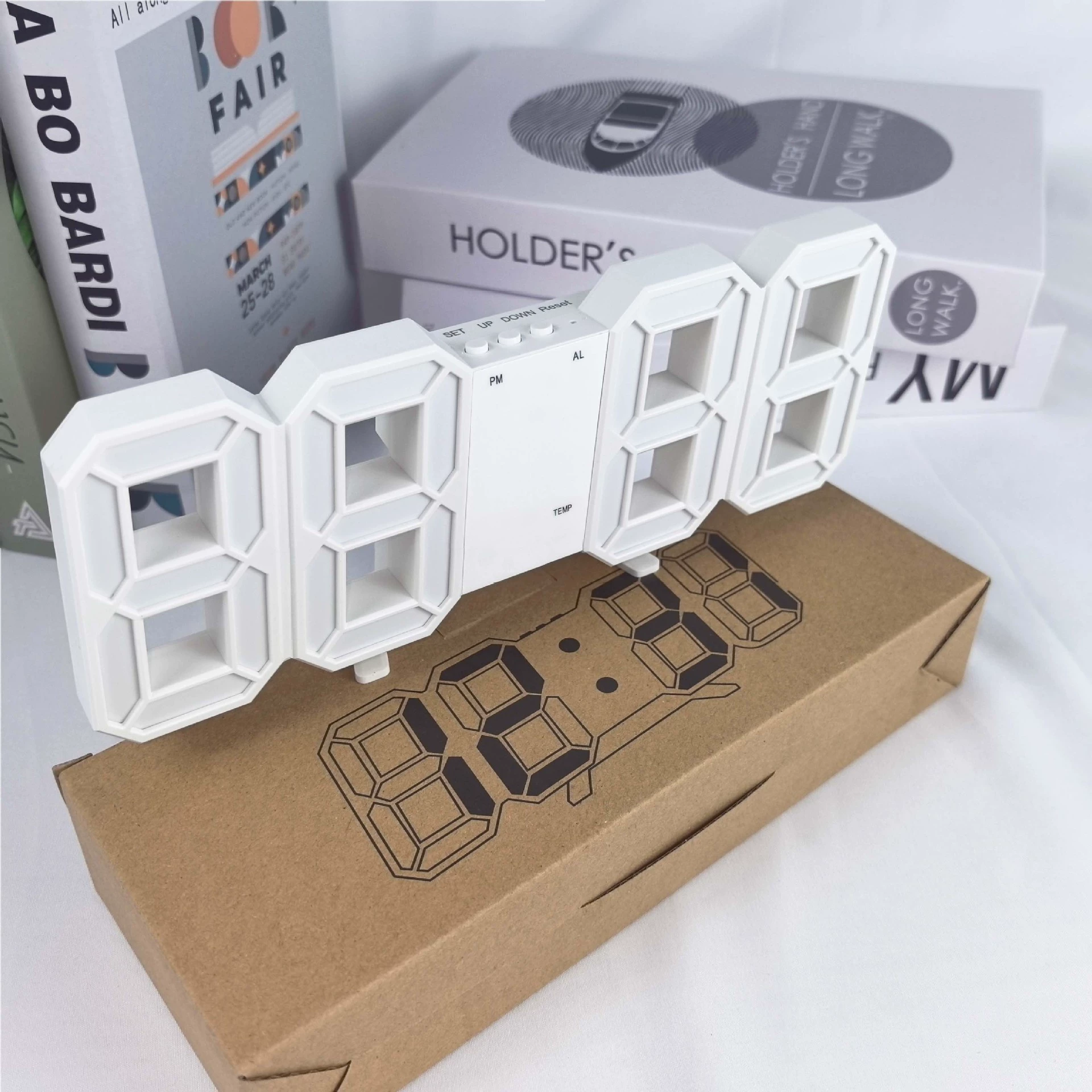 Светодиодные настенные часы 3D, 3D-будильник, настенные часы для гостиной, пластиковые электронные часы, настенный вечный календарь