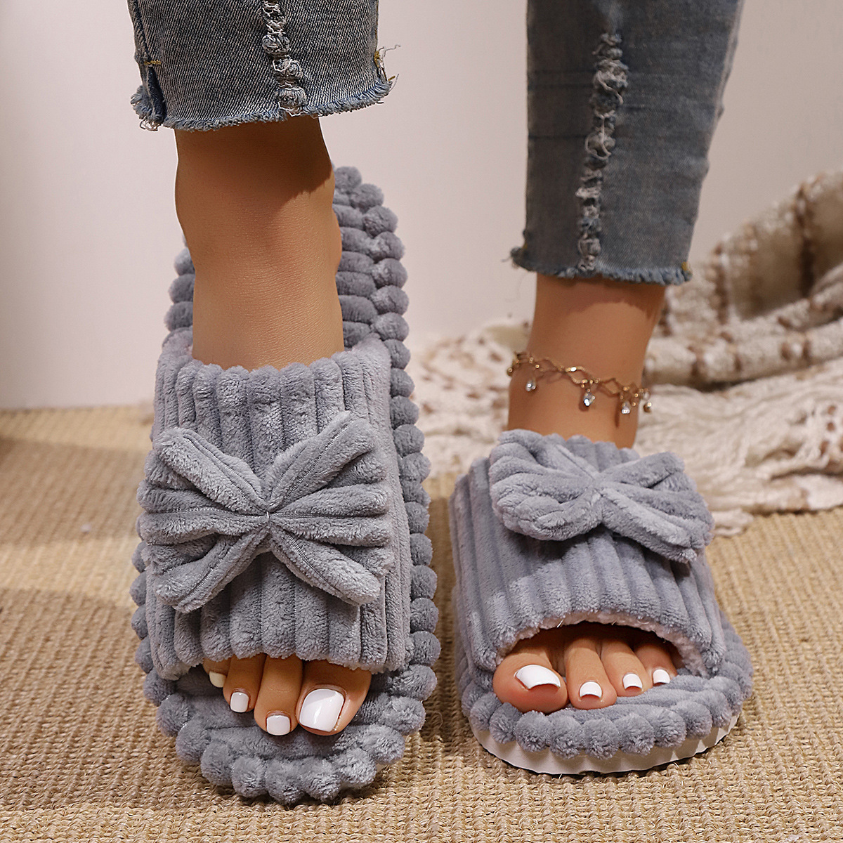 Zapatillas transfronterizas de abertura de lana para mujeres otoño y invierno para usar cómodas zapatos de algodón peludo en interiores