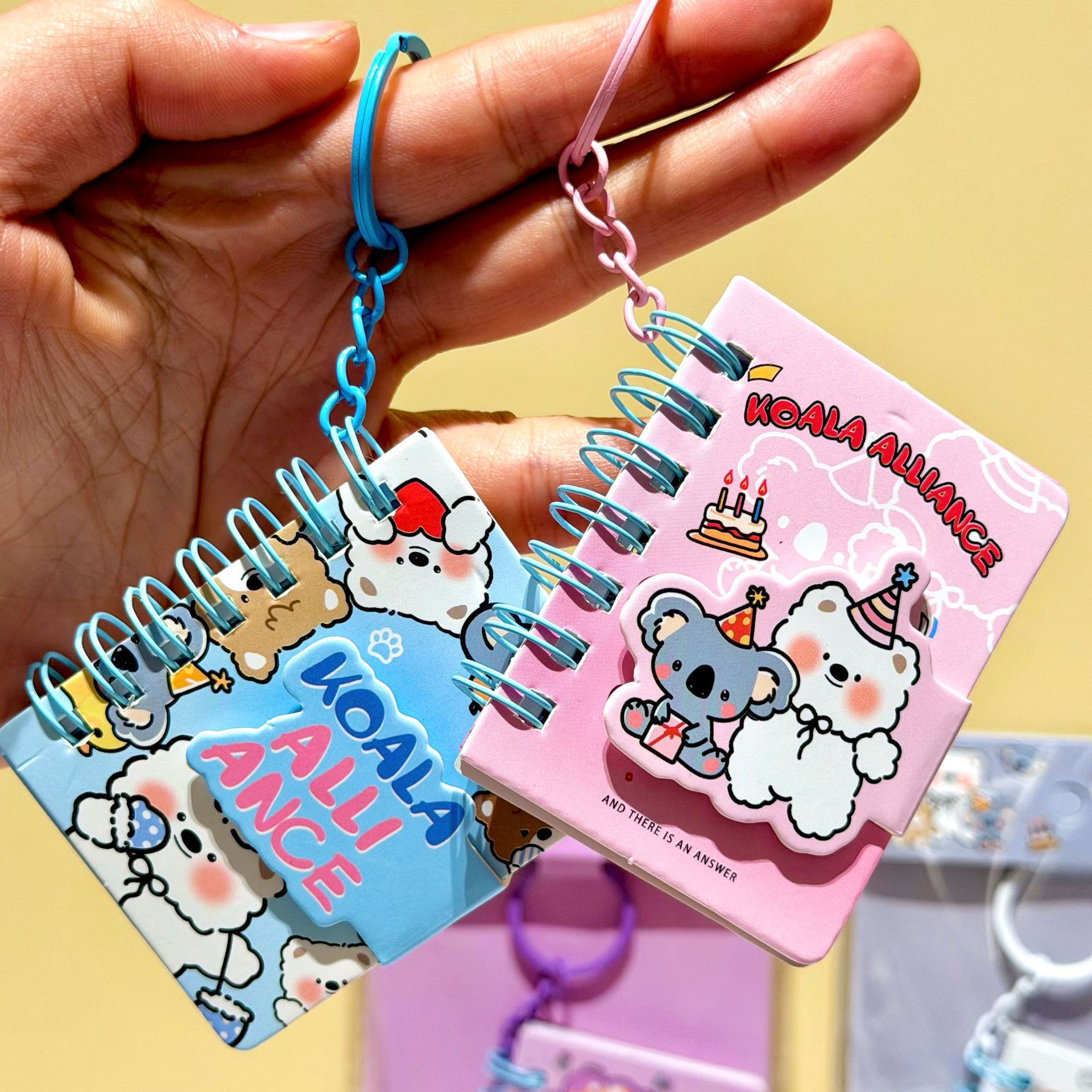 Caricatura oso koala colgante bobina libro de alta cara fiesta de cumpleaños llavero libro de papelería estudiantil