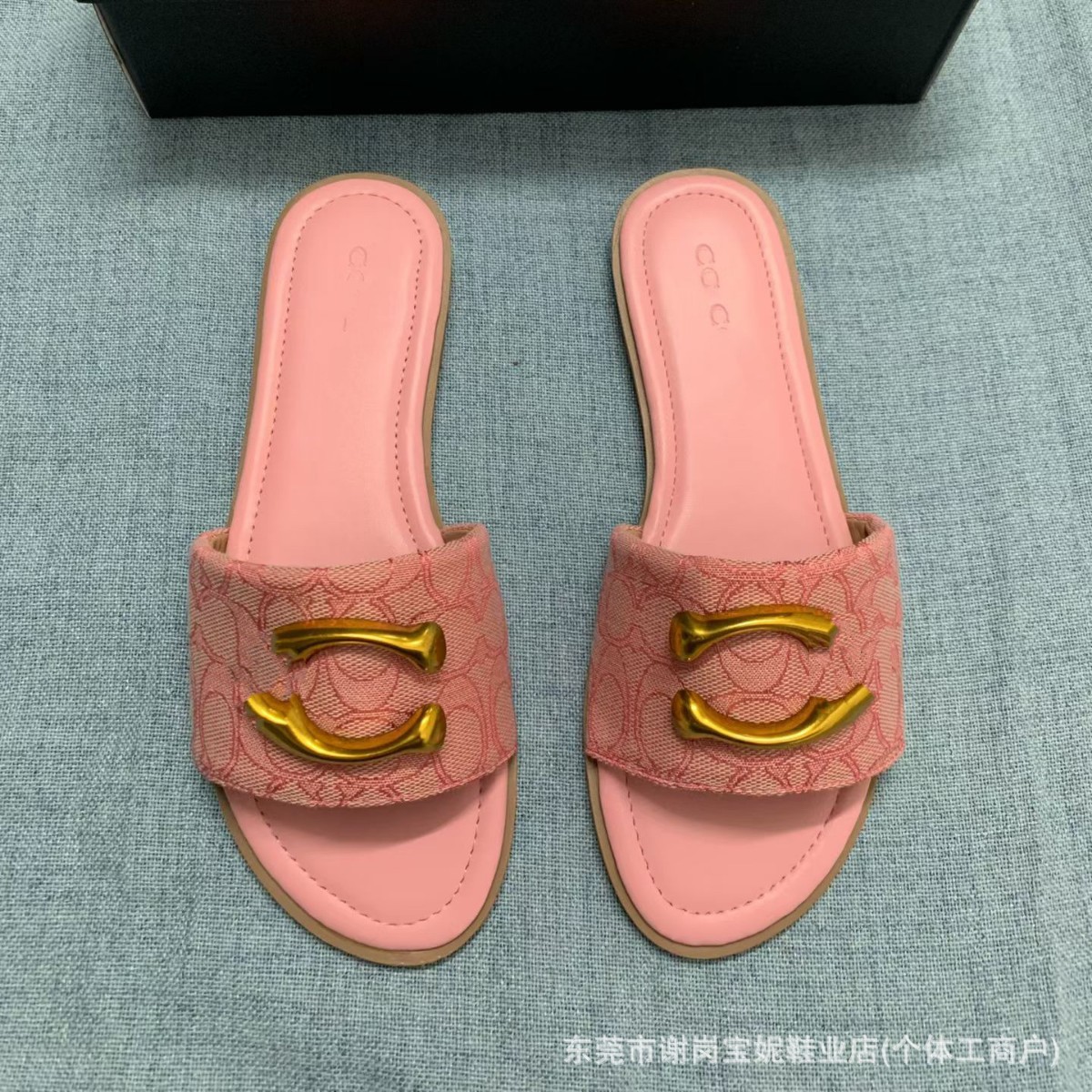Zapatos de verano impresa retro zapatillas de mujer cruzada zapatillas de letras europeas y americanas calientes zapatillas de mujer