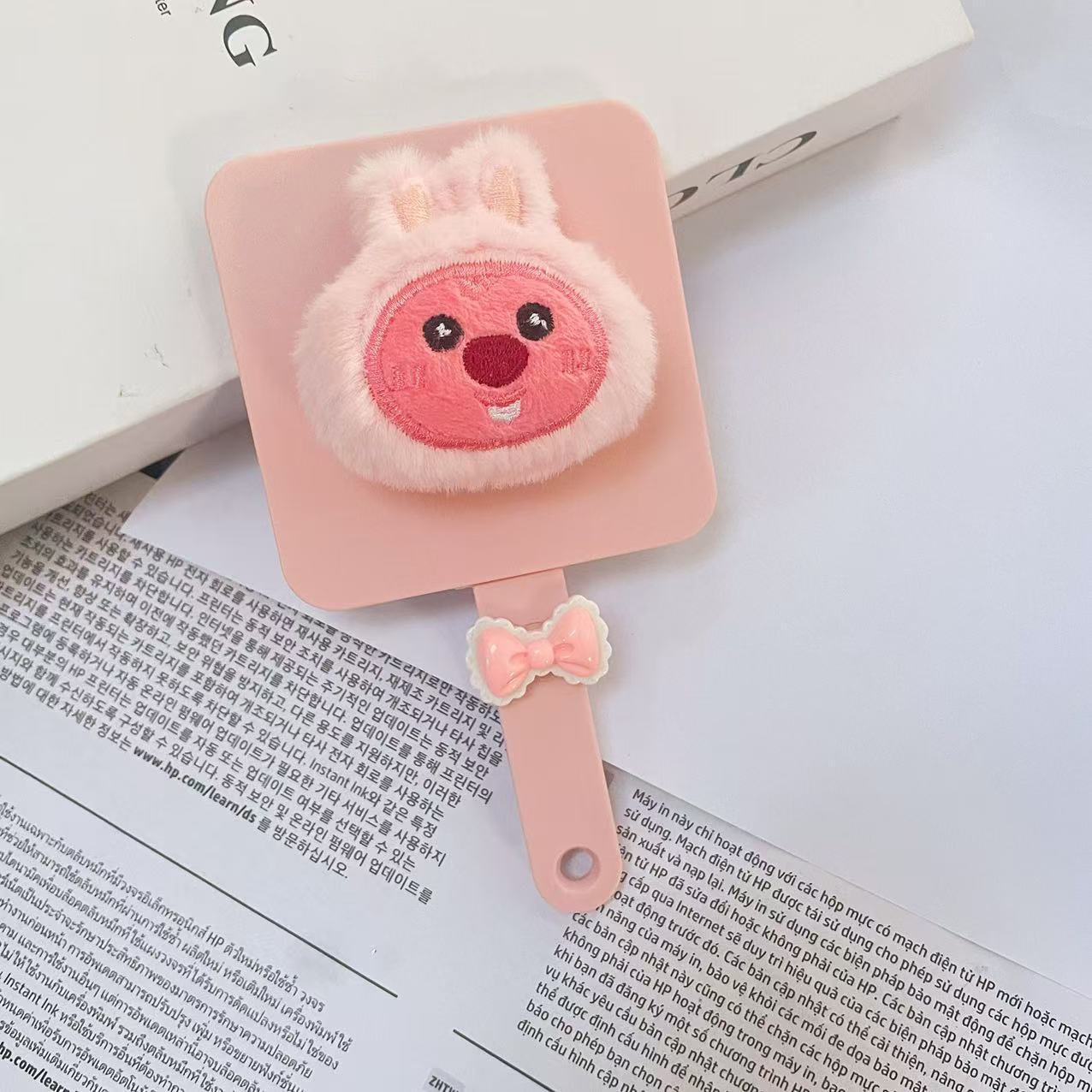 Mango de dibujos animados de castor con peine, espejo de maquillaje portátil, peine de espejo de corazón de niña