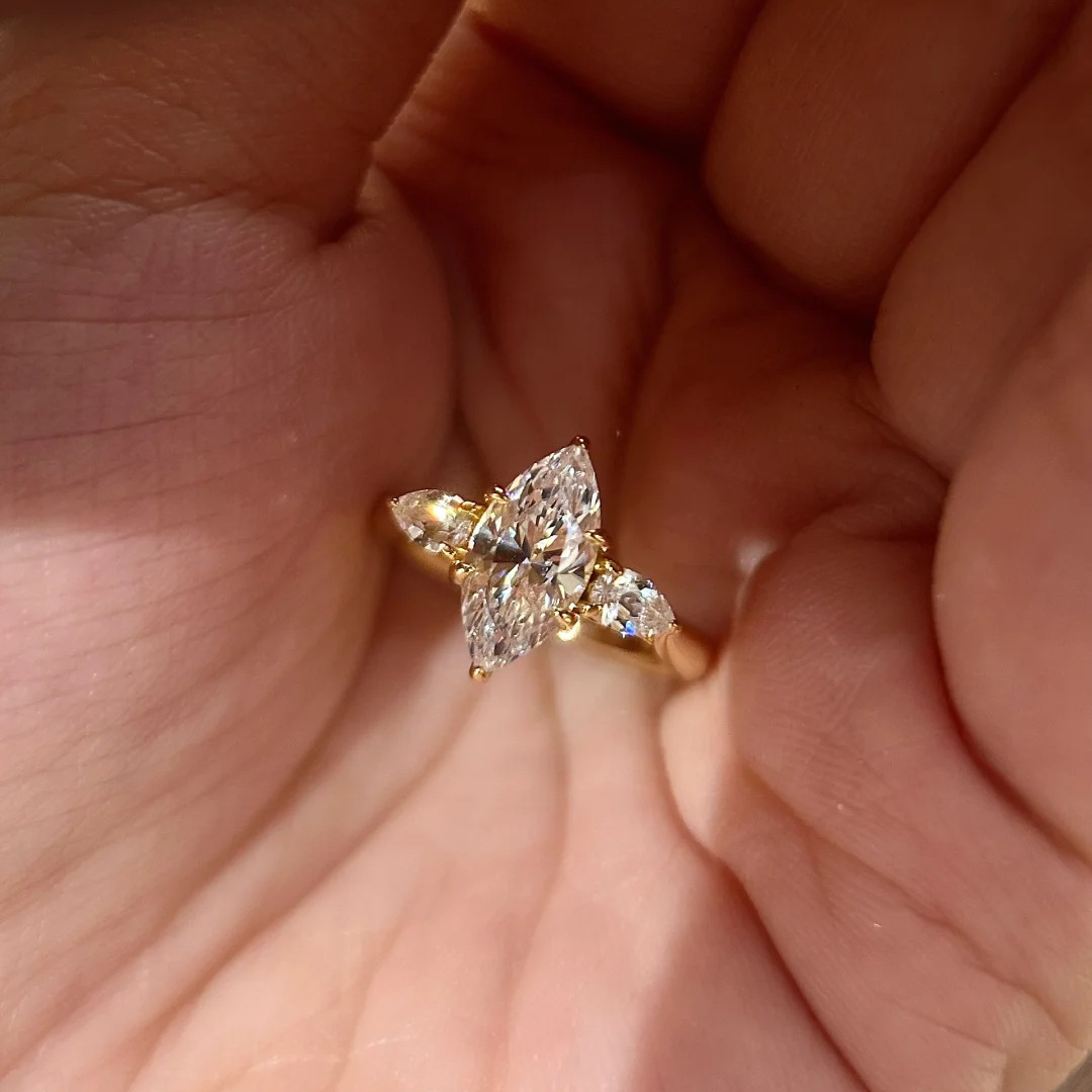 Light Luxury, High-End and Elegant, Large Marquise Zircon Ring, Fashionable and Versatile, Simulated Moissanite Engagement Ring for Women, Diamond Ring