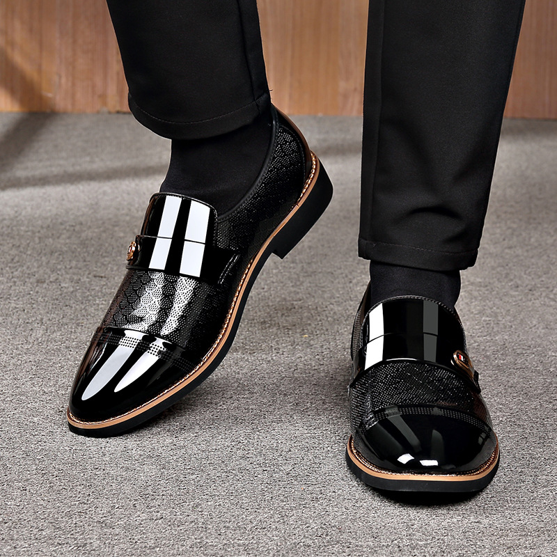 2025 zapatos de cuero transfronterizos de hombre otoño y invierno ropa de negocios de punta zapatos de boda de un solo pie traje de novio image 5