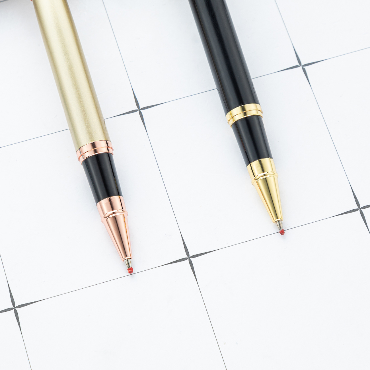 Nuevo pluma de firma de metal mayorista creativa de negocios de oficina pluma de bolas de agua imprimible logo publicitaria pluma de regalo