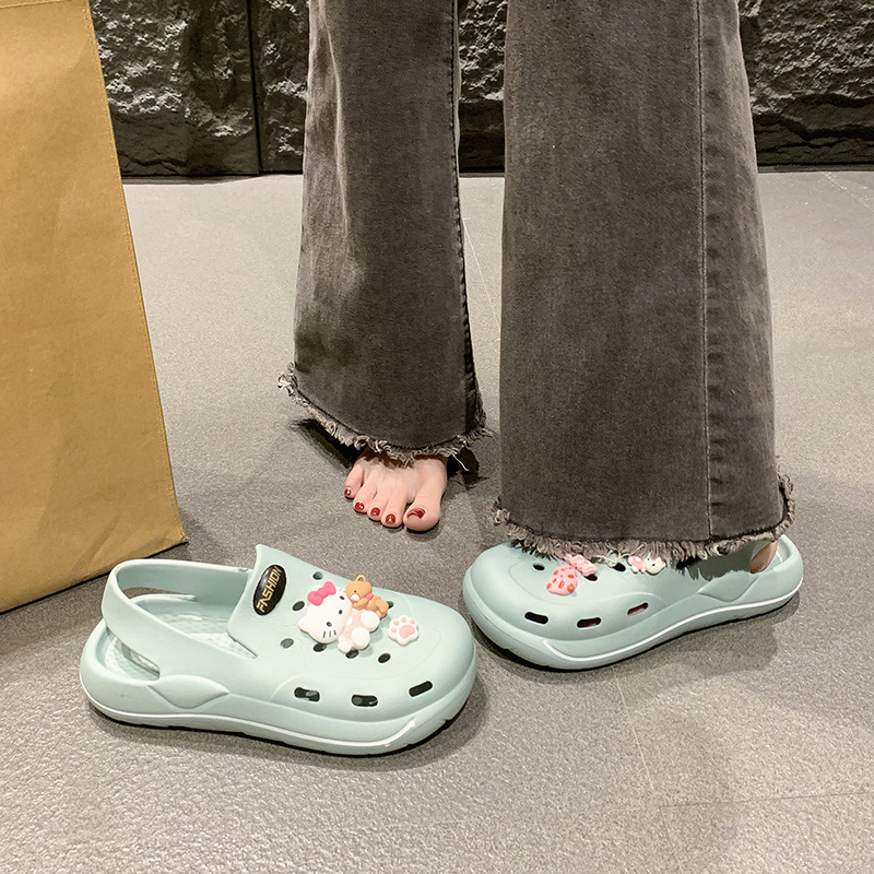 2025 Baotou agujero zapatos mujer ins marea lindo zapatillas sandalias de dibujos animados pareja de verano zapatos de playa de plataforma transpirables