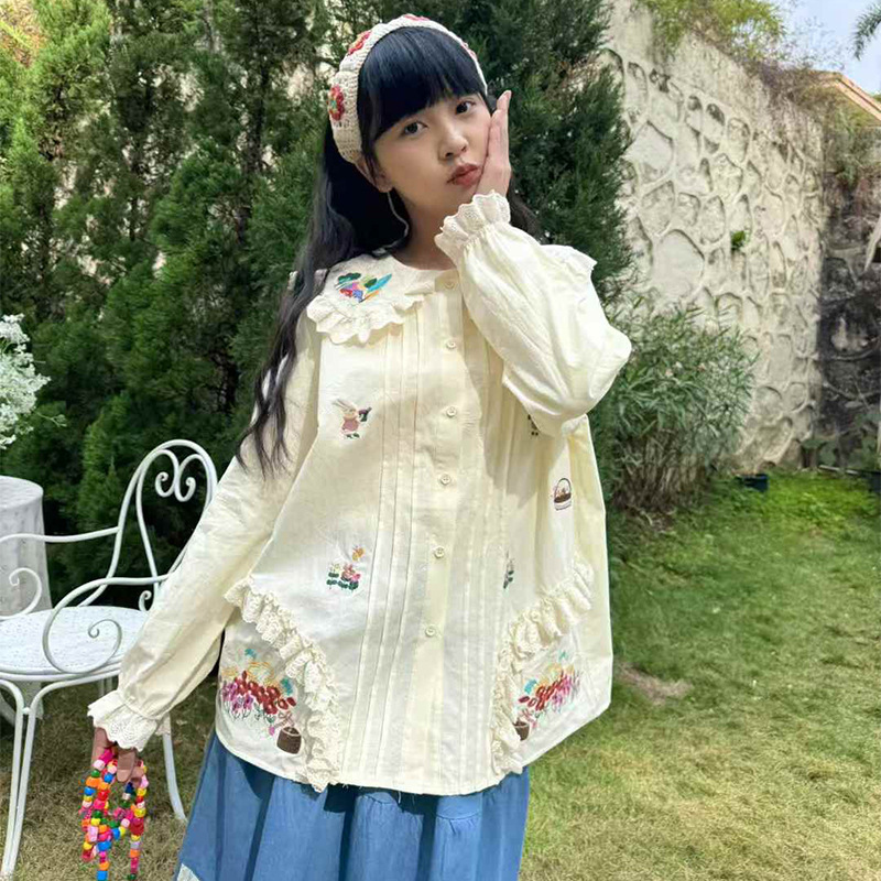 Sweet Lace Doll Collar Shirt Women's Fashion Stylish Floral Embroidered Age-Reducing Artistic Cardigan Long-Sleeved Top Sweet Lace Doll Collar Shirt Women's Fashion Stylish Floral Embroidered Age-Reducing Artistic Cardigan Long-Sleeved Top