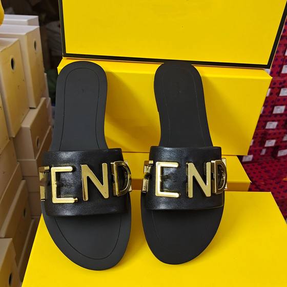 2025 Summer New Style Feet Small Flat Fashionable Slippers Fairy Style Sandals and Slippers for Women