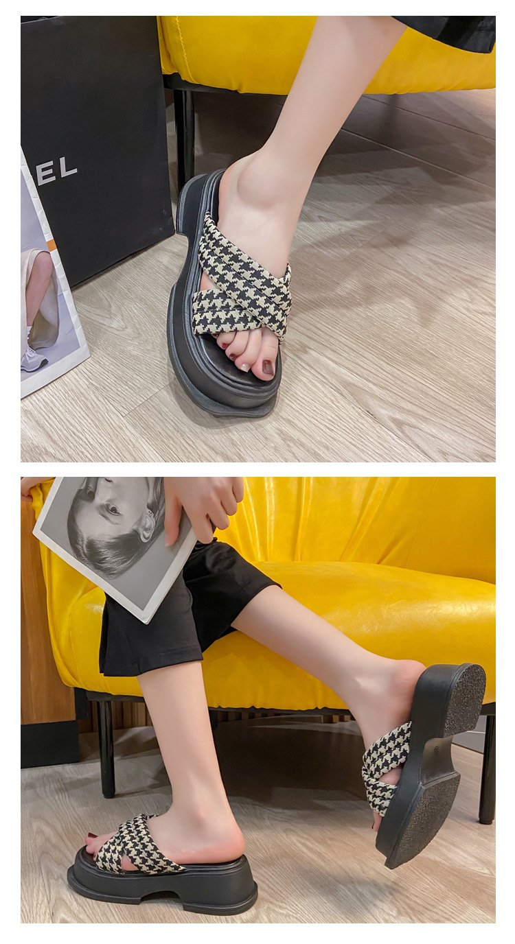 Matsuke Cross Hausschuhe für Damen Sommer Oberbekleidung 2024 Neue Qianniao karierte dicke Sohle Strandschuhe_voghion.com