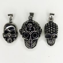 跨境欧美铸造钛钢骷髅头吊坠男士项链复古做旧潮流穿搭配饰毛衣链
