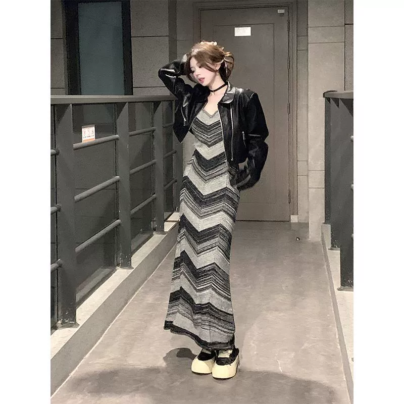 2024 новый стиль горячая девушка сексуальная талия бедра платье подтяжка женское раннее осеннее короткое кожаное пальто PU набор из двух частей