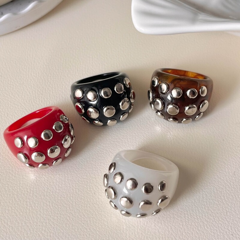 New Retro Rivet Resin Ring, European and American Style, Unique Fashion Temperament, Niche Design Oval Ring