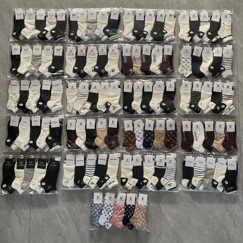 New Models of Various Big-Name Women's Short Socks, All-Season Sports Socks, Versatile College-Style Socks with Full Print, Chanel-Inspired Socks New Models of Various Big-Name Women's Short Socks, All-Season Sports Socks, Versatile College-Style Socks with Full Print, Chanel-Inspired Socks