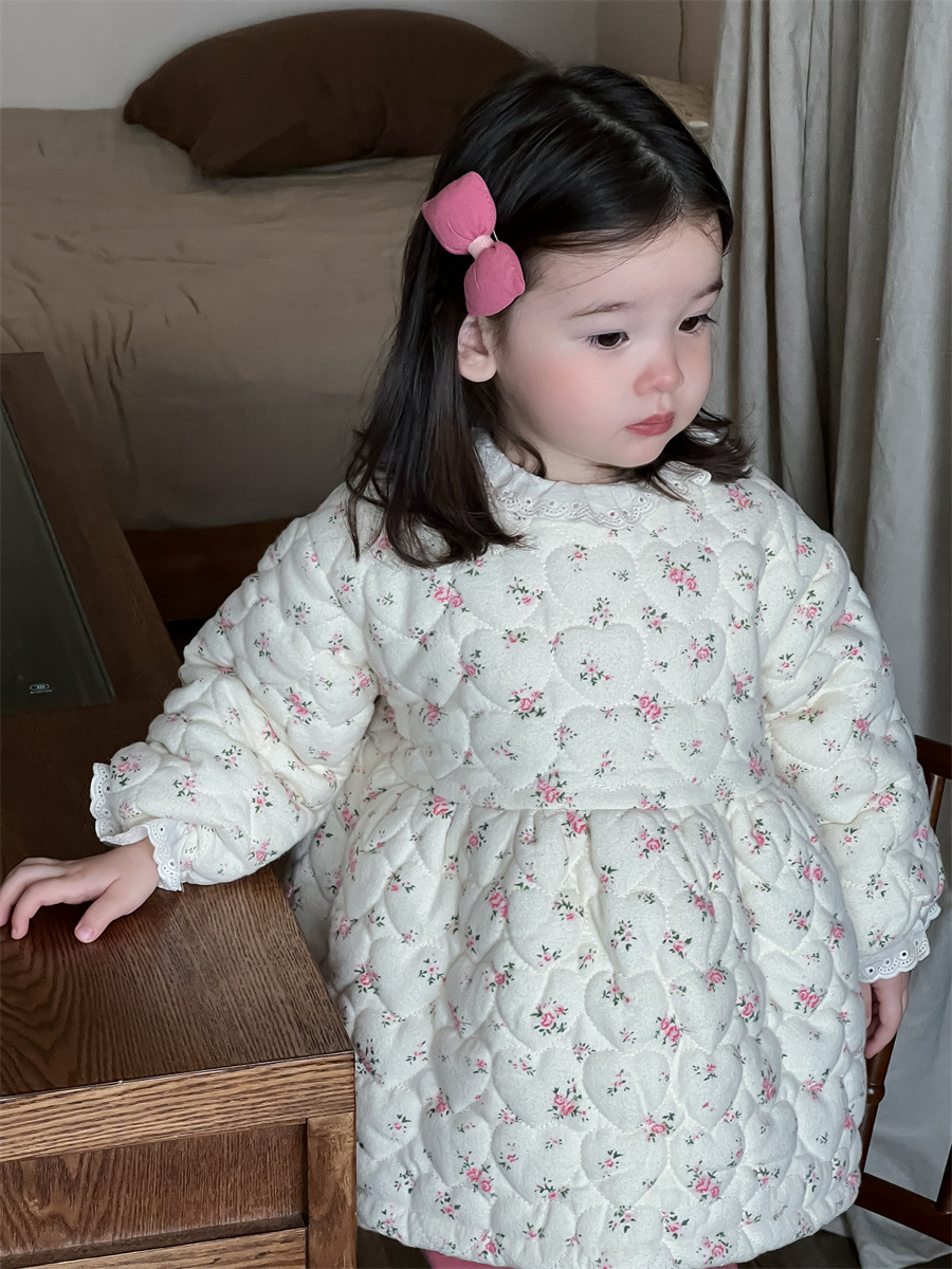 Ropa de invierno para niños engrosada ropa infantil coreana ropa de invierno de algodón bebé flores trituradas y vestido de lana abrigo