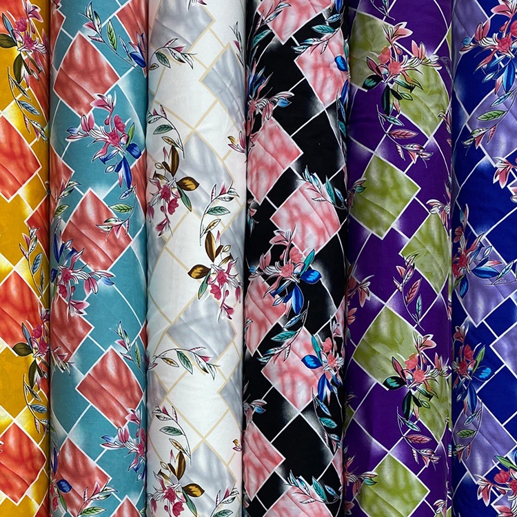 fábrica de guangzhou venta caliente camisa impresión viscose impresión de rayon inventario tela impresa