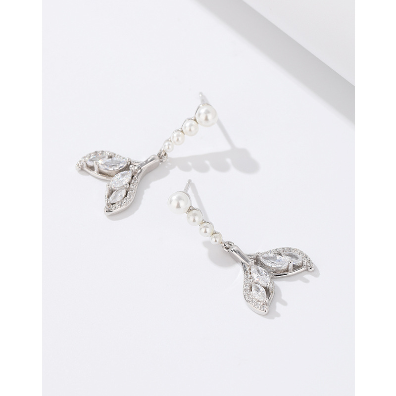 Pendientes de perlas artificiales de cola de pez para mujer 925 plata esterlina 2023 nuevos pendientes de nicho de lujo ligero ins pendientes de alta calidad