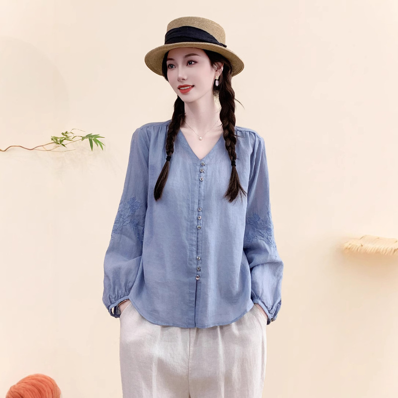 Summer New Ramie Loose Casual Embroidery Elegant Artistic Retro Small V-Neck All-match Long-sleeved Full Edge T-shirt Summer New Ramie Loose Casual Embroidery Elegant Artistic Retro Small V-Neck All-match Long-sleeved Full Edge T-shirt