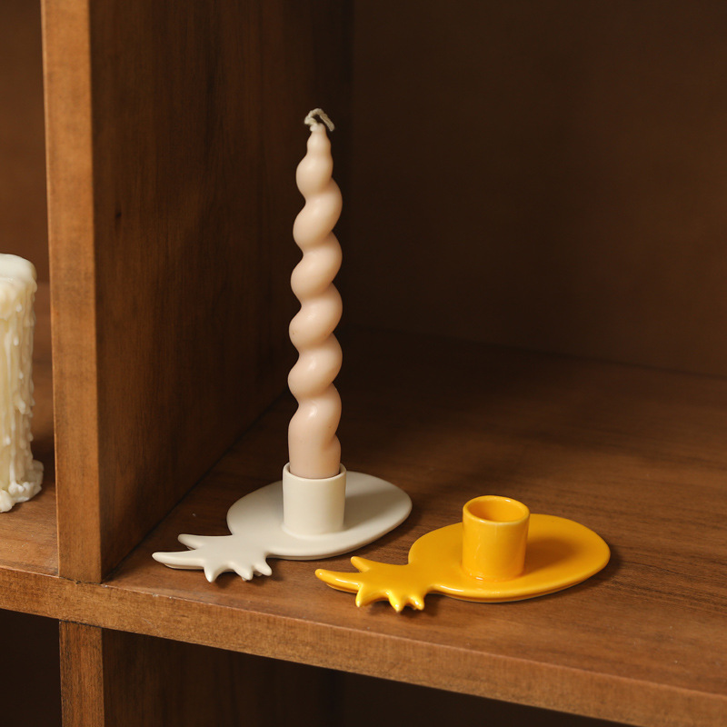 Adornos de candelabros de cerámica minimalista moderno transfronterizo, candelabros creativos para el hogar, artesanías de escritorio, adornos al por mayor