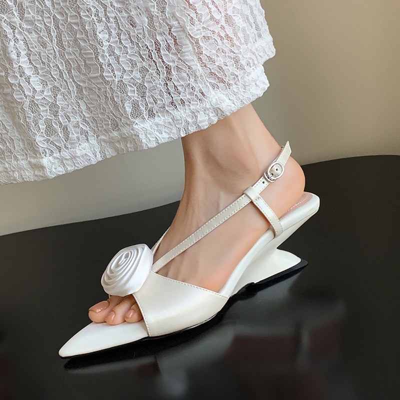 Sandal cao gót nữ quai ngang mũi nhọn hở mũi đế xuồng platform hoa sơn trà — màu hồng, màu trắng
