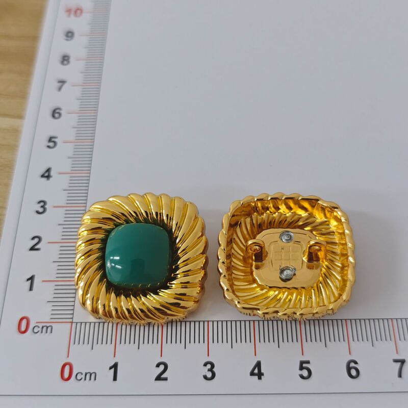 ヴィンテージニッチローズレッドスクエアイヤリングクラシックブラックゴールド DIY ジュエリーヨーロッパとアメリカのジュエリー衣類トップアクセサリー|undefined