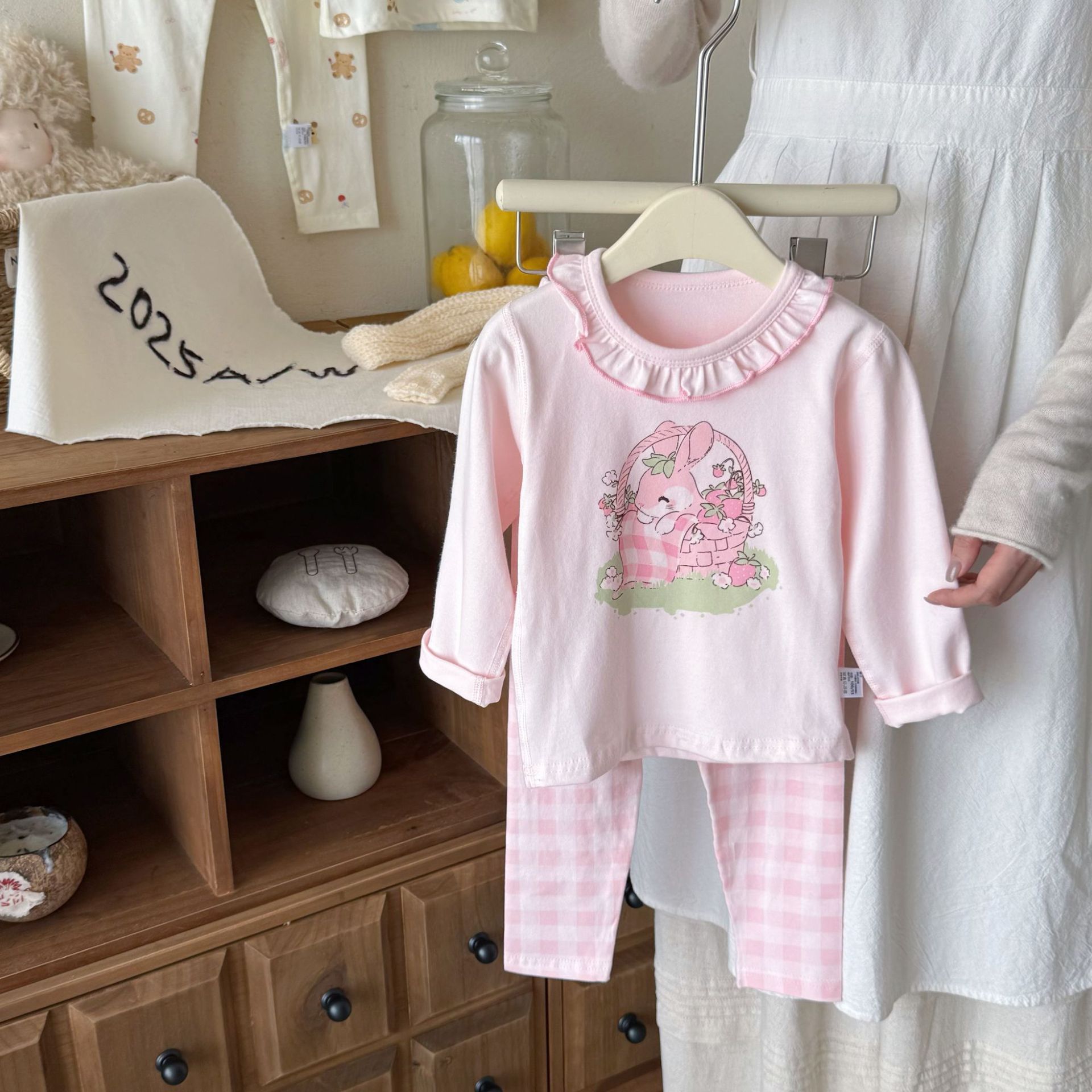 Traje de pijama para niños, ropa de aire acondicionado de dibujos animados para niños y niñas, ropa para el hogar de algodón para bebés, pantalones coreanos de manga larga para niños pequeños y medianos