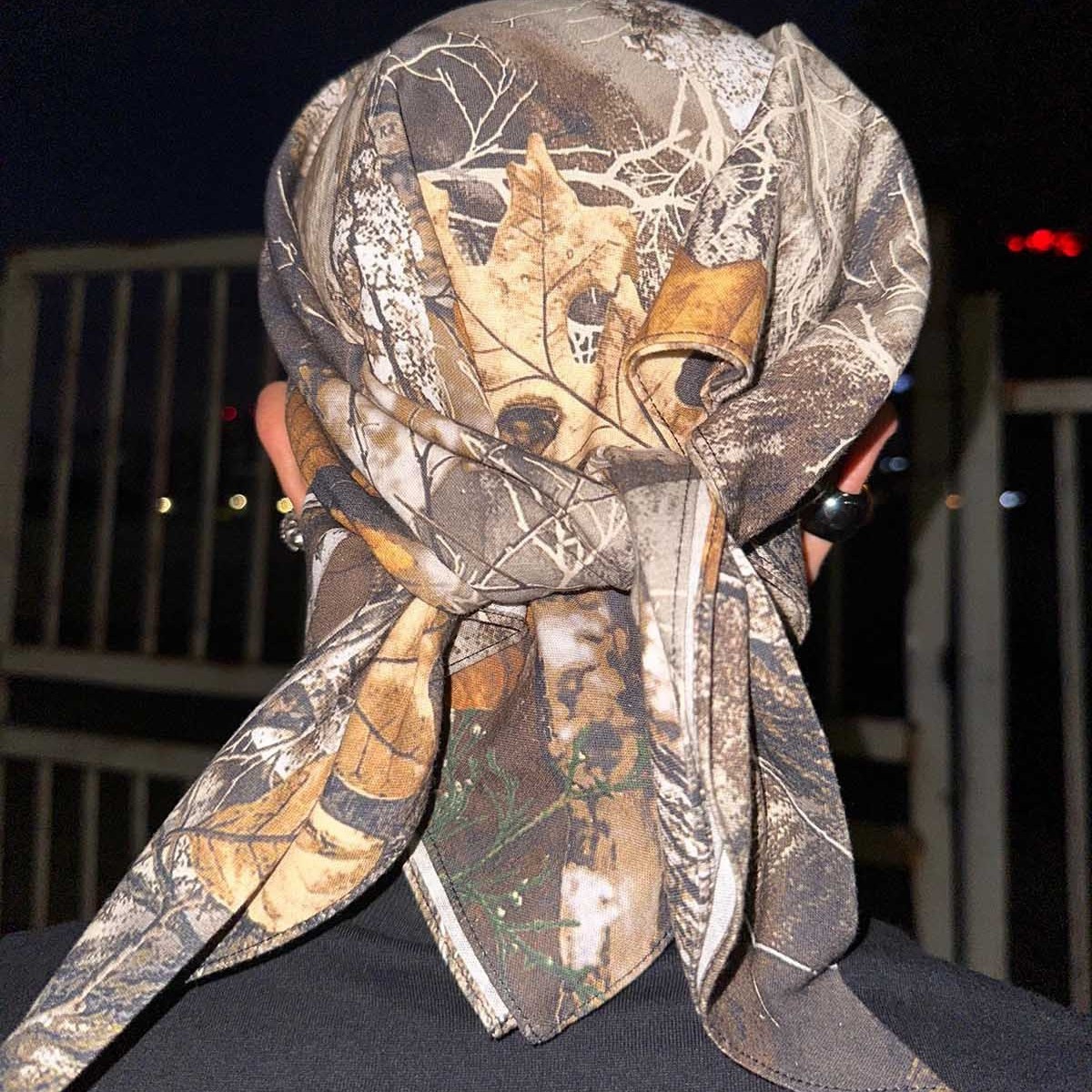 亚马逊搞怪美式户外爬山露营树枝丛林迷彩方巾热卖头巾数码印花