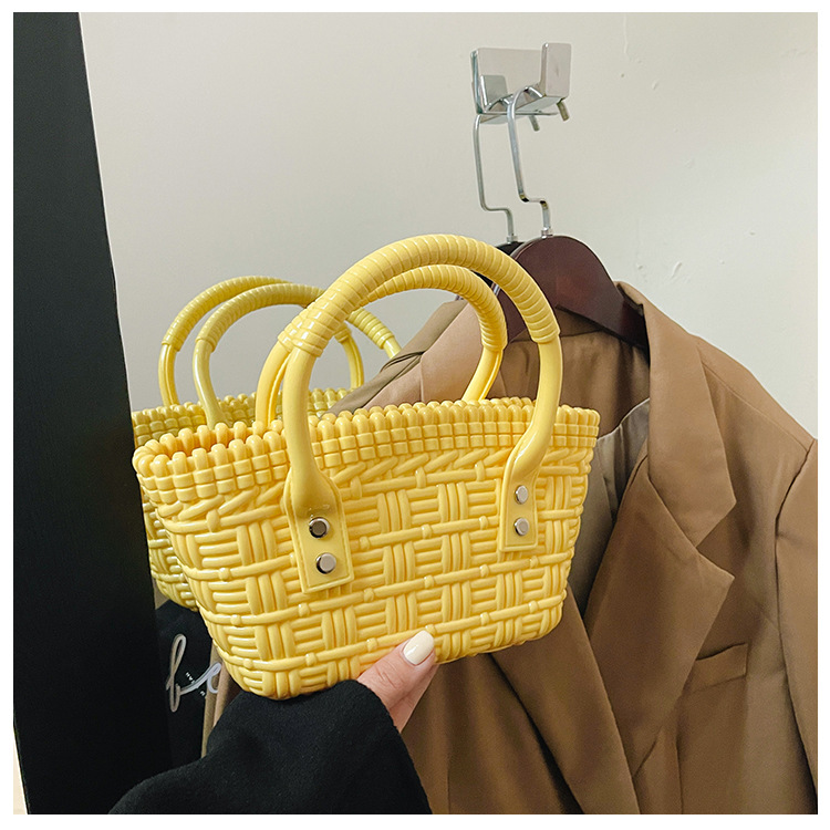 2025 New trendy and versatile crossbody mini vegetable basket jelly bag, fashionable hand-held woven bag, mini tote women's bag undefined
