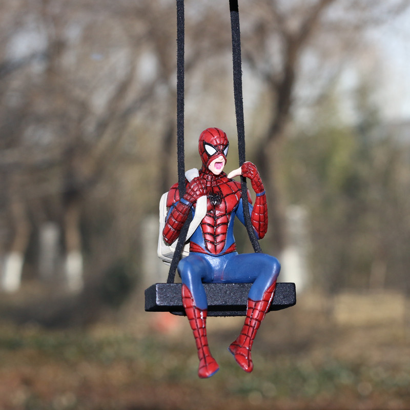Swing Duck Series Dibujos animados Spider-Man Car Espejo retrovisor Colgante Marvel Hero Deadpool Muñeca colgante de coche