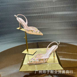 RC尖头花朵水钻包头后拌带凉鞋女夏26新款法式小众气质细跟高跟鞋