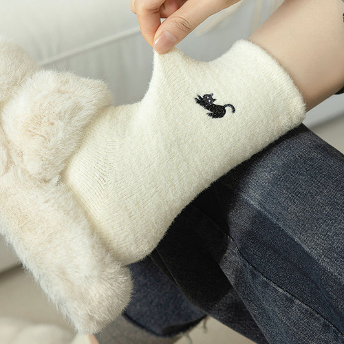Winter warm socks for women plus velvet and thickened milky white mid-calf socks plush and cute cartoon embroidered socks