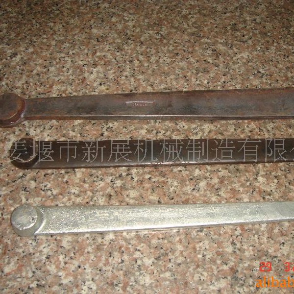 提供精加工 各种形状的自由锻造的机械产品、锻造产品