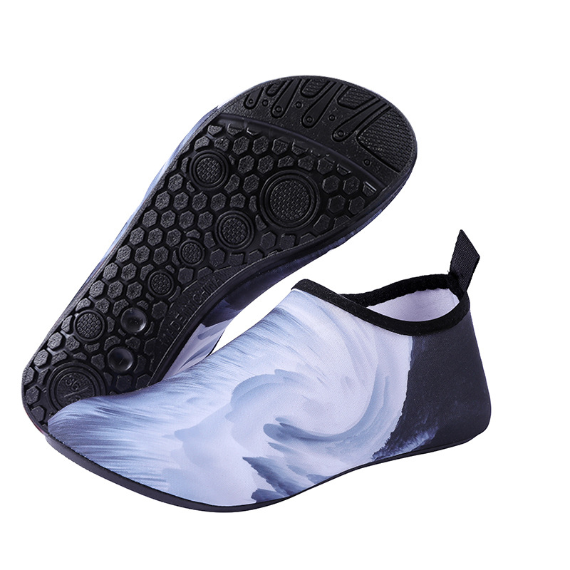 Zapatos de playa-pintura de tinta de montaña