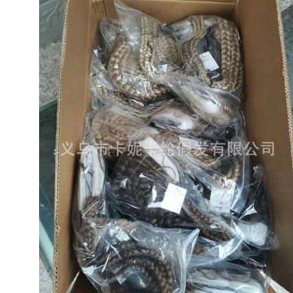 Europa y los Estados Unidos comercio electrónico transfronterizo Amazon frente encaje cuatro trenzas grandes trenzas europeas y estadounidenses pelucas negras en stock 008