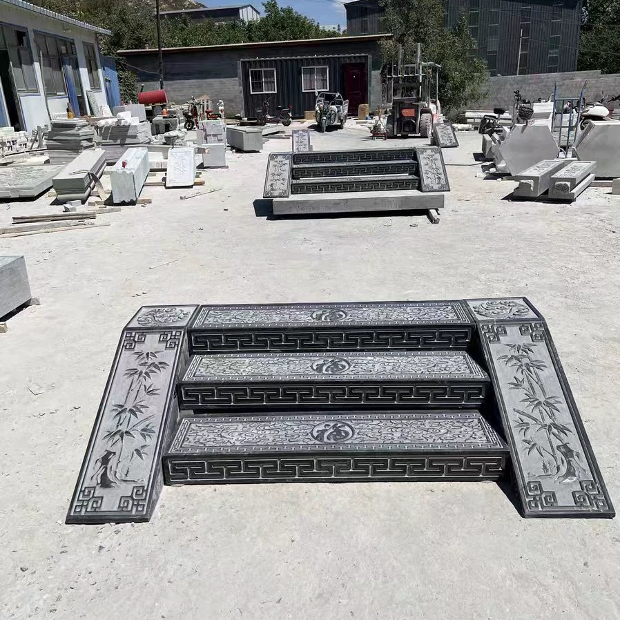 Каменная резьба на входе с благоприятным дизайном облаков, ступени из голубого камня для внутреннего двора виллы в старинном стиле, антикварные нескользящие гранитные камни для ступеней и резные камни для пола.