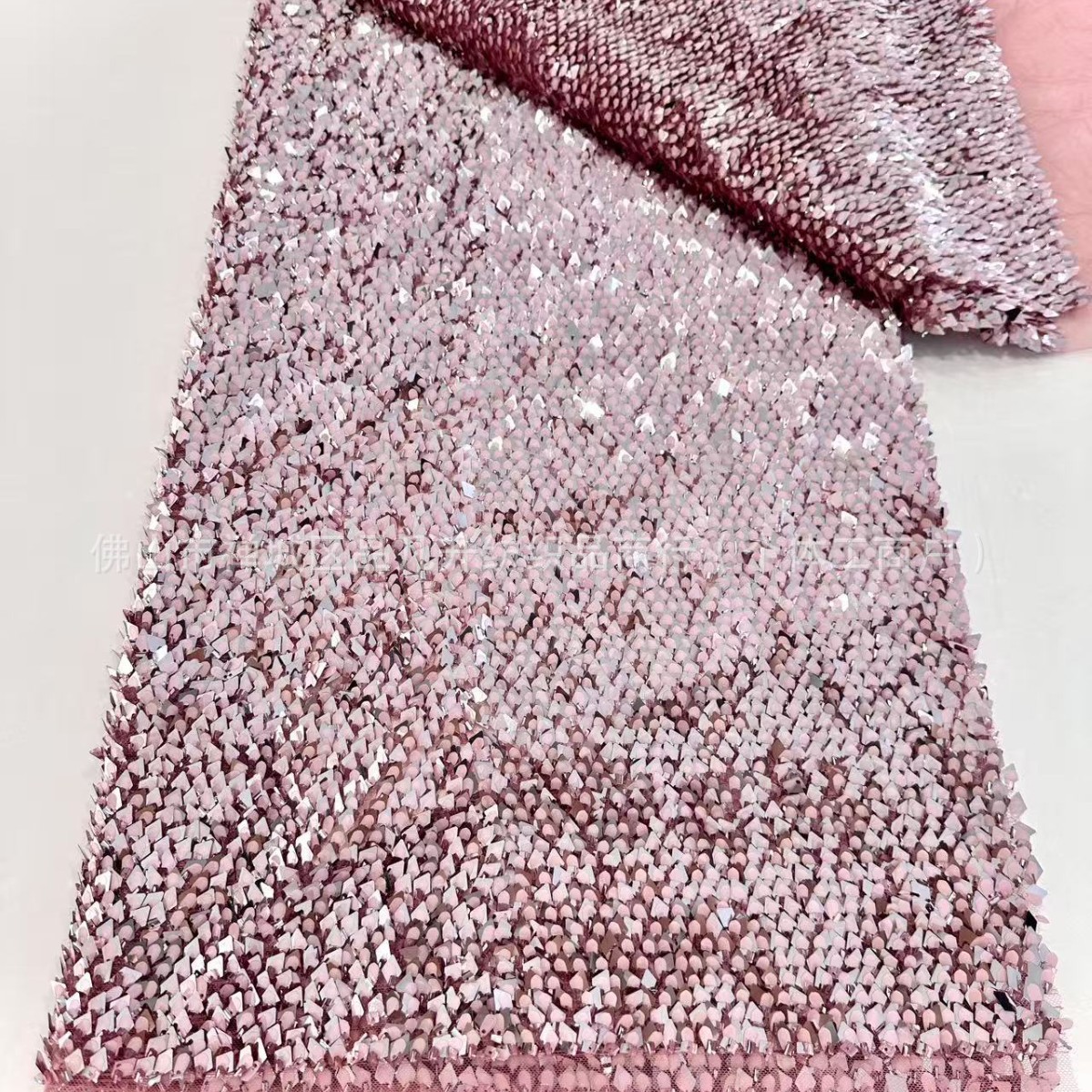 Fabricante al por mayor escamas de pescado sequin bordado tela cena brindis vestido de baile vestido de fiesta tela