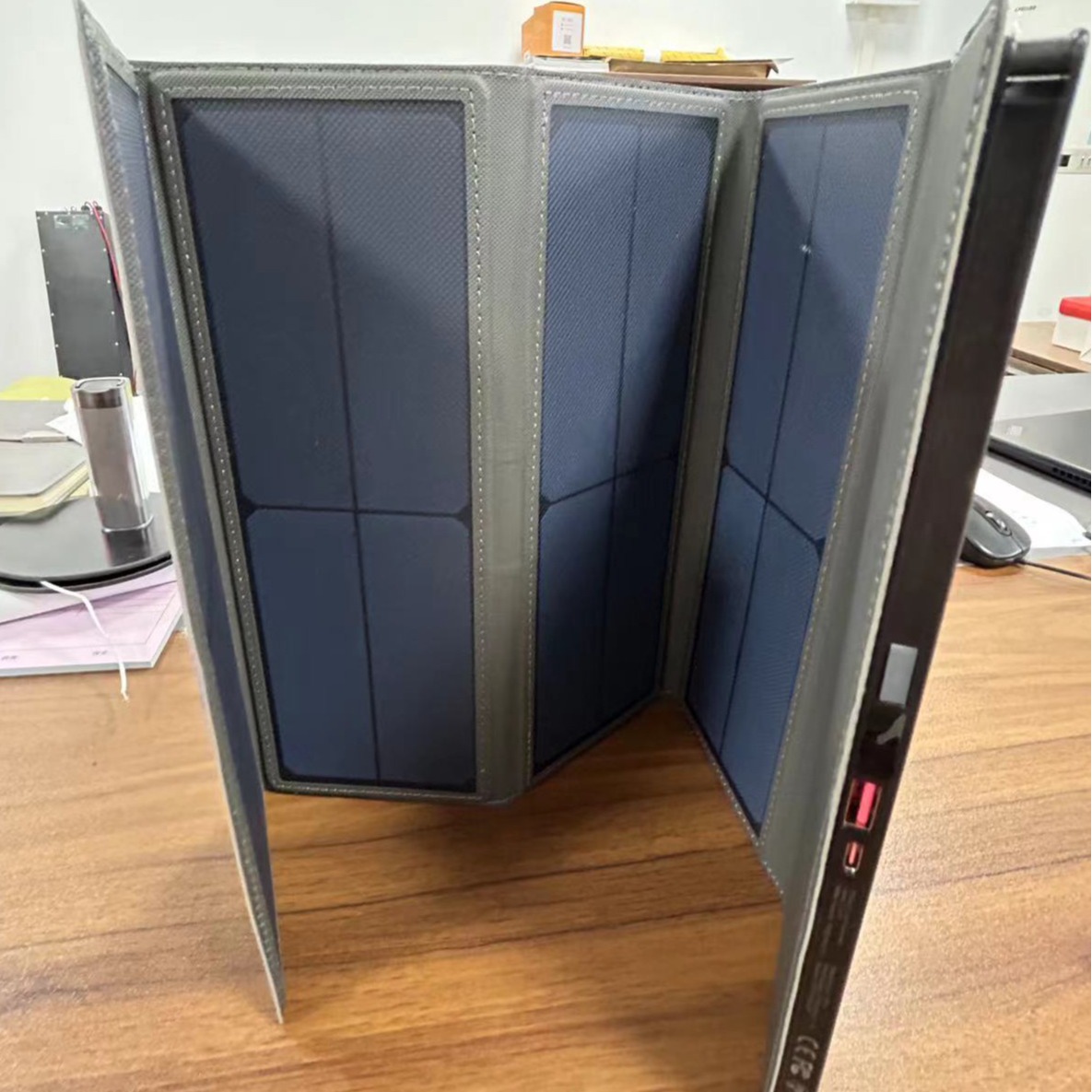 跨境新款折叠太阳能充电宝毫安移动电源户外可折叠应急电源