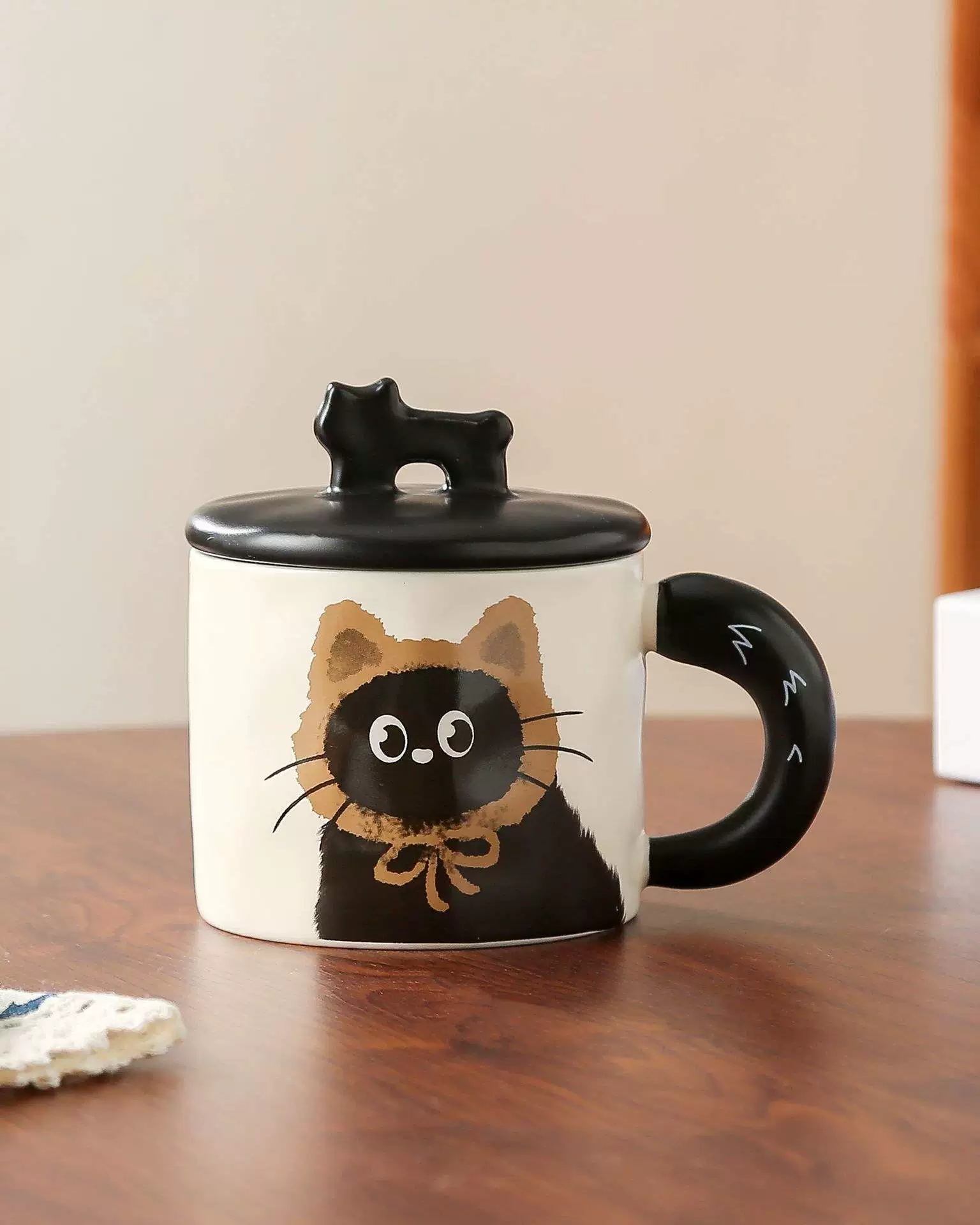 Creative Personalized Cat Mug with Lid for Hands-Friendly Gift Drinking Cup Cute Ceramic Coffee Cup Office Cup