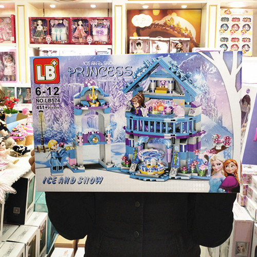 Girls assembled building blocks ice and snow castle princess gift box girls assembled small particle building blocks Elsa toys