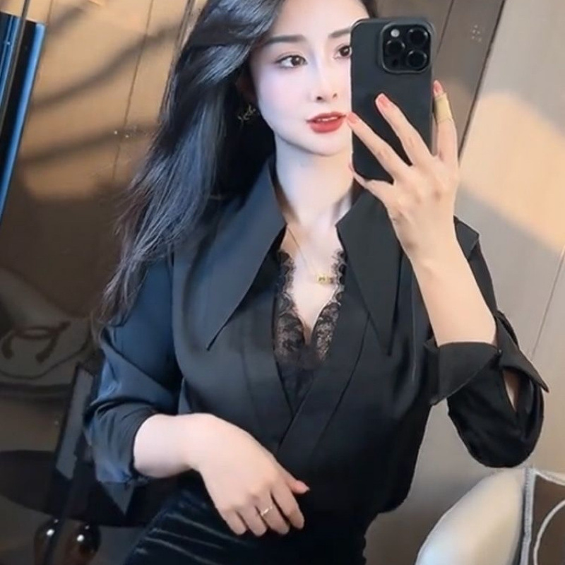 Simon Reiner Elegant Lace Lapel Stitching Satin Early Spring Design New Long Sleeve Shirt Chic Top Simon Reiner Elegant Lace Lapel Stitching Satin Early Spring Design New Long Sleeve Shirt Chic Top