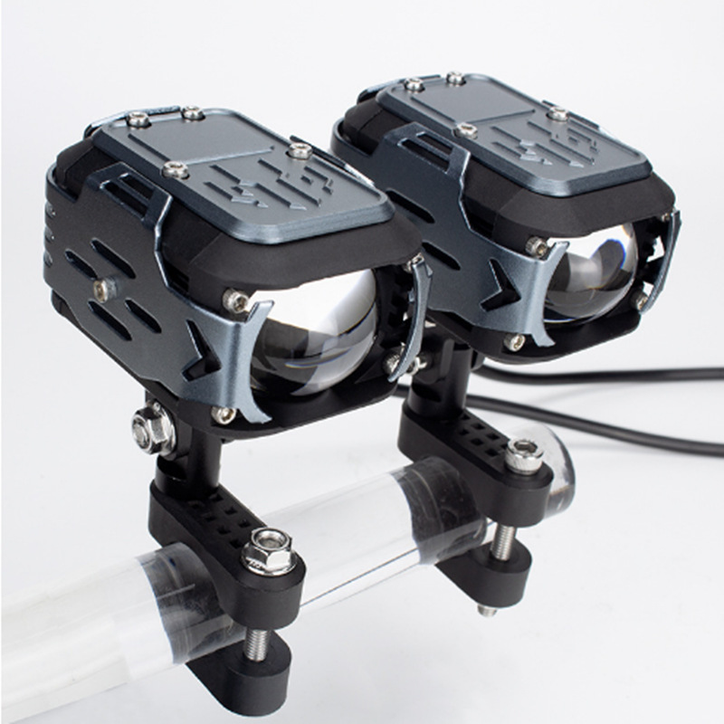 Motorcicleta locomotora spotlight LED super brillante luz de alto nivel de luz bicolor delantero de automóvil eléctrico transformación