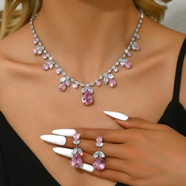 首饰套装;耳环;耳钉