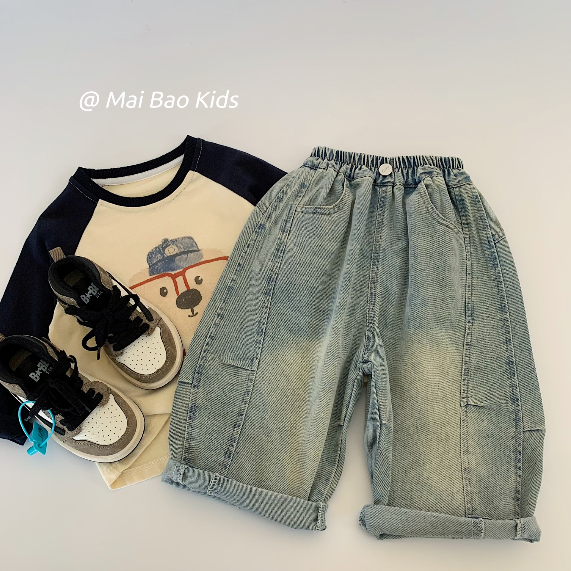 Jeans infantiles Mai Bao2025 primavera coreana pantalones rectos para hombres y mujeres, niños nuevos pantalones casuales para niños pequeños y medianos