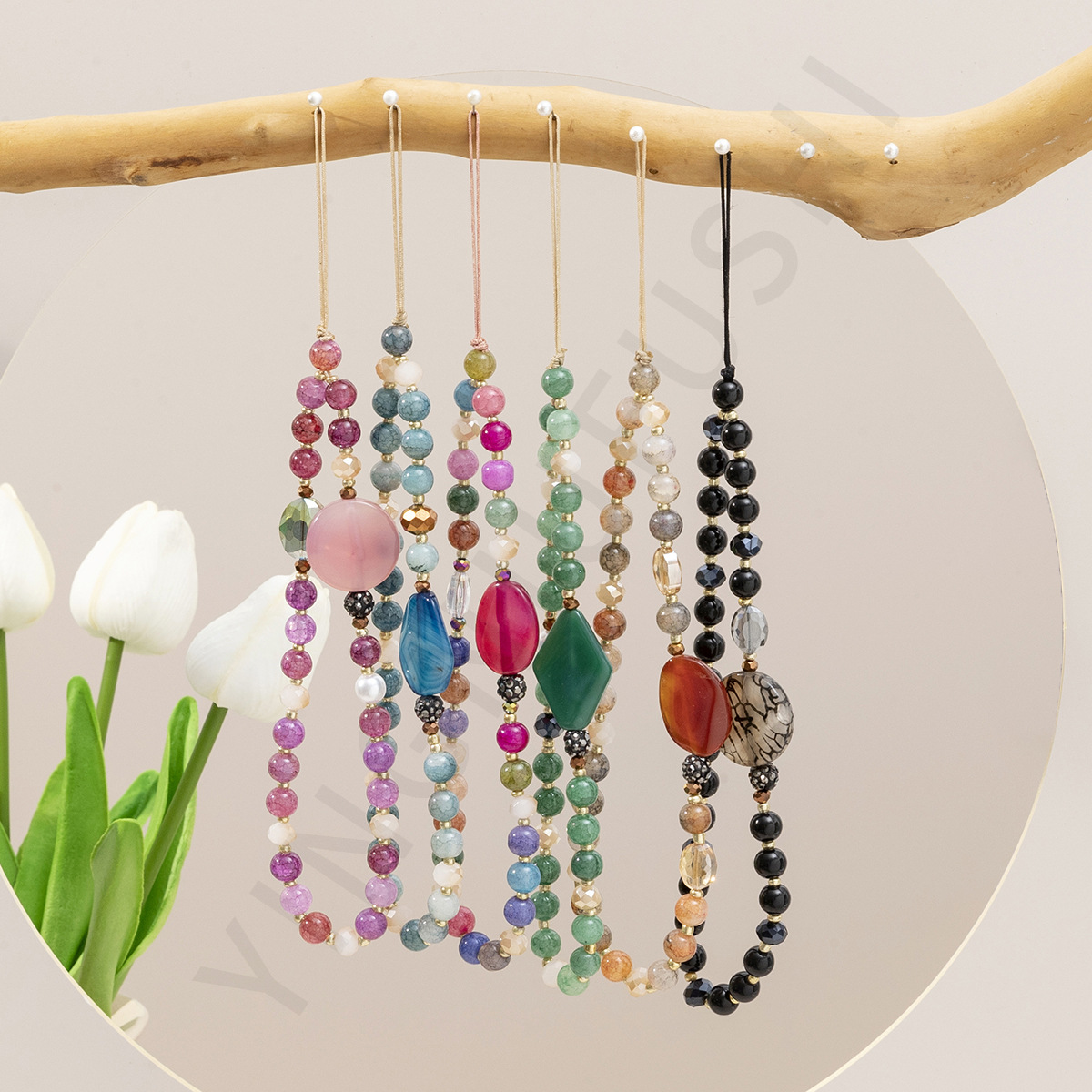 South Korea Dongdaemun simple glass beads mobile phone chain ladies fashion wrist short mobile phone pendant chain wholesale