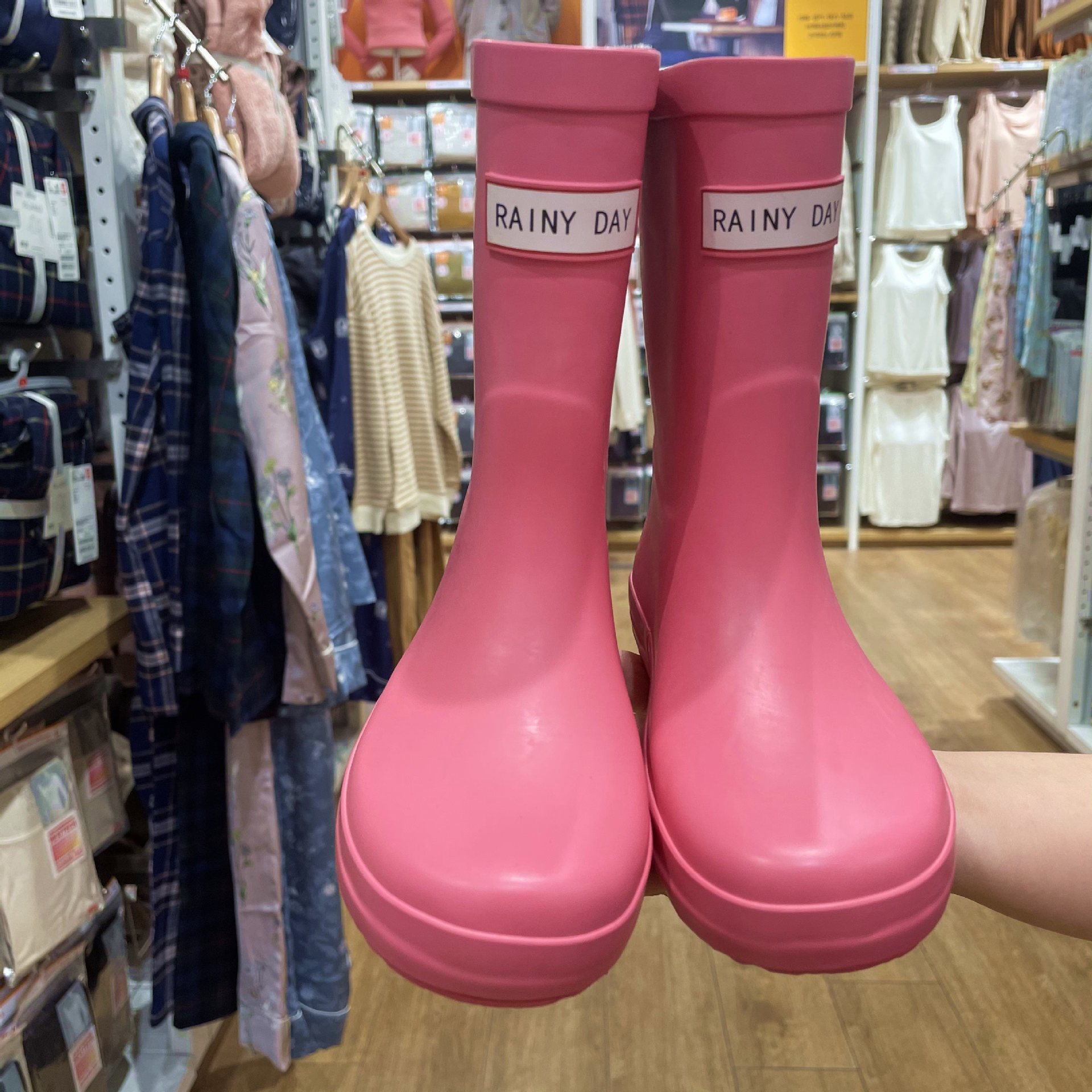 Nuevas botas de agua impermeables padres-hijos zapatos de lluvia de moda coreana zapatos de lluvia antideslizantes padres-hijos fabricantes de zapatos de goma