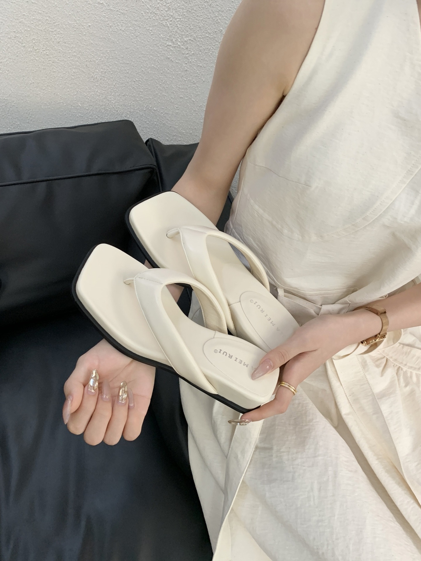 Women's Wedge Flip-flops Square-toed Thong Sandals For Summer_voghion.com