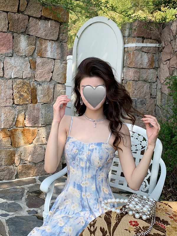 法式蓝色油画长裙海边度假沙滩裙碎花吊带连衣裙女夏高级感|undefined