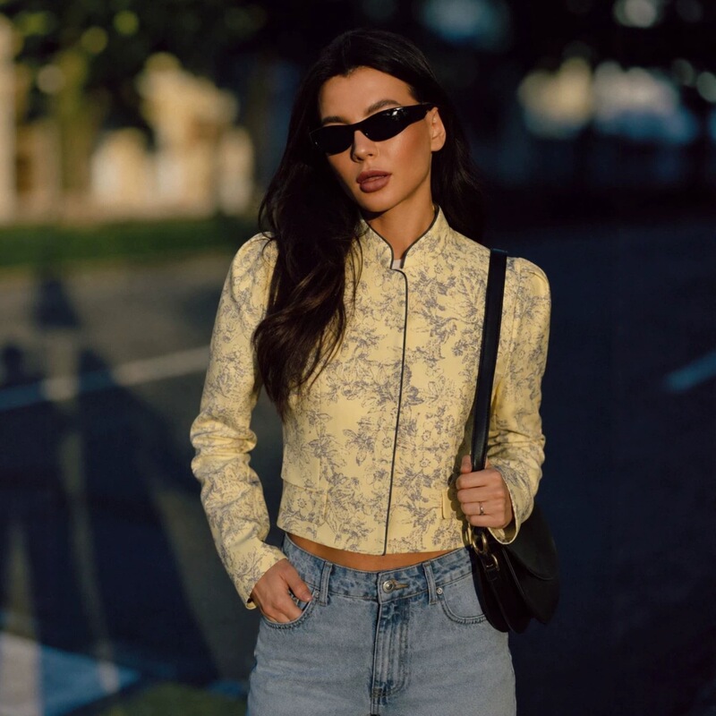 European and American cross-border women's short printed jacket with stand-up collar, zipper, floral print, puff sleeves, and elegant design European and American cross-border women's short printed jacket with stand-up collar, zipper, floral print, puff sleeves, and elegant design
