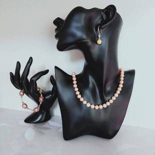 High-end resin variety of sideways model portrait necklace display rack earring rack jewelry rack jewelry wholesale