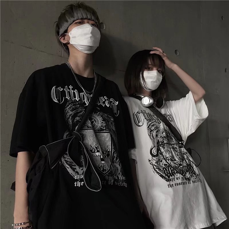 Entrega transfronteriza de una pieza 2022 Corea del Sur INS calle oscura personalidad hip hop todo partido suelta cuello redondo Camiseta de manga corta oscuro