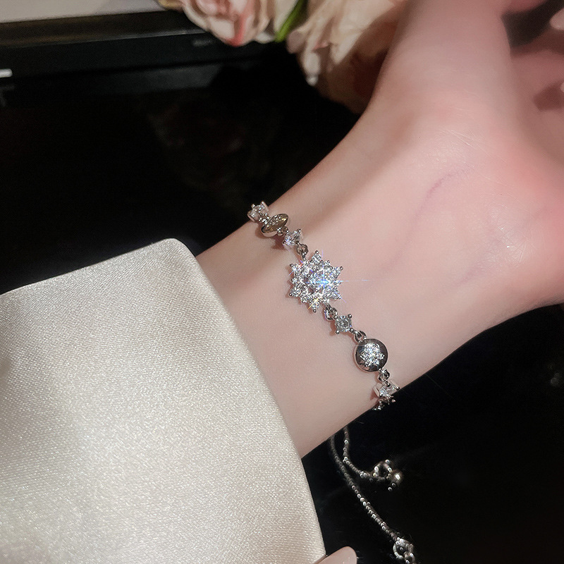 Pulsera de letras de ácido acético de circón Moda exquisita pulsera de viento frío ligero lujo temperamento de alta gama al por mayor